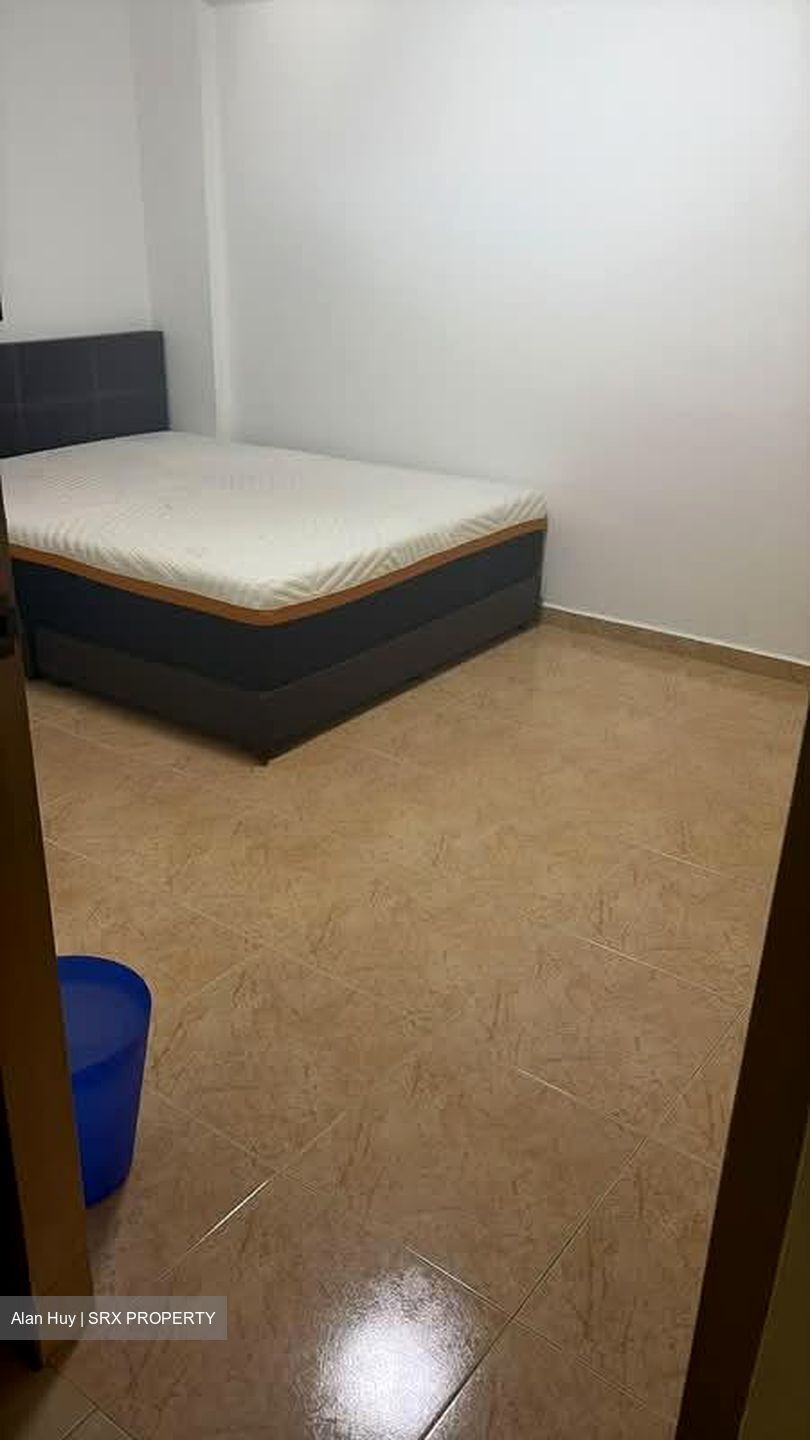 Blk 28 Brickworks Estate (Bukit Merah), HDB 3 Rooms #586237411